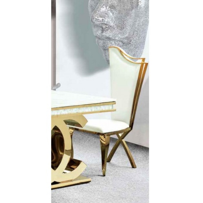 Silla Luxe Oro con estructura dorada en acero inoxidable y tapizado en piel sintética.