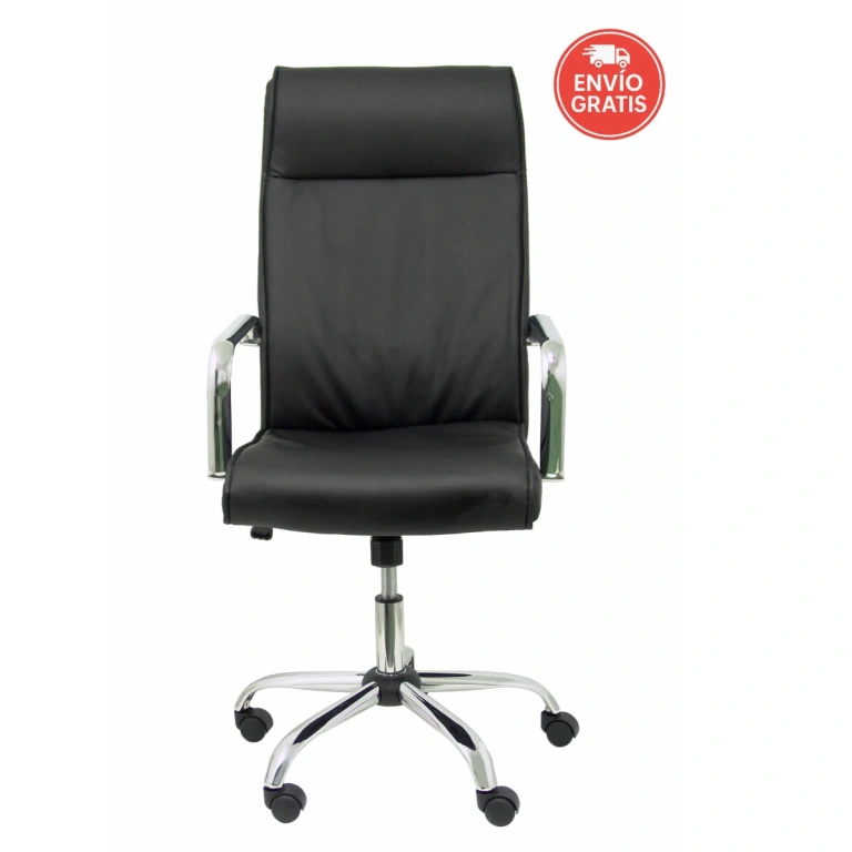 Sillón Carcelén similpiel negro con respaldo y asiento ergonómicos tapizados.