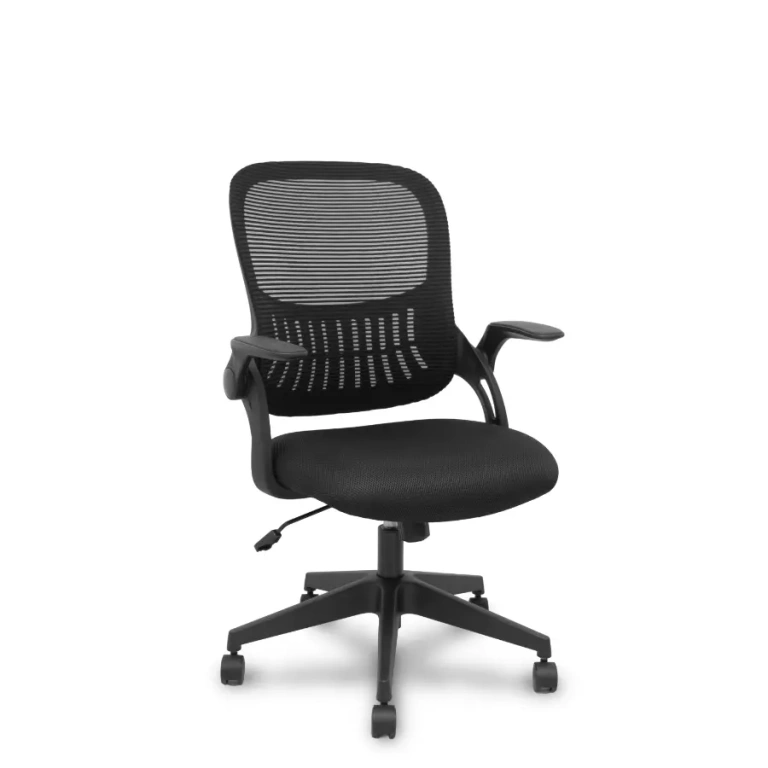 Silla Opti544 negra con respaldo de malla y brazos retráctiles.