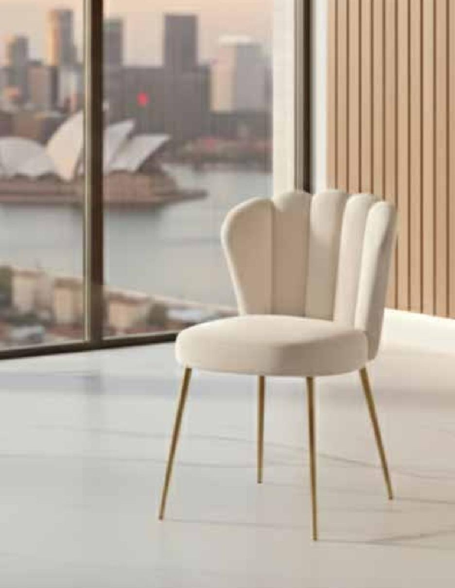silla-comedor-lujo-abril Silla comedor lujo Abril tapizado PU blanco crema respaldo flor patas doradas