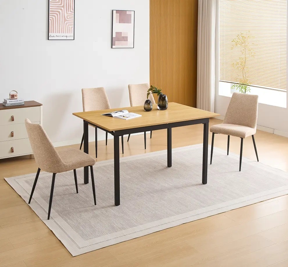 conjunto-de-mesa-camden-y-4-sillas-morgan-beige "conjunto mesa comedor patas negras Camden y sillas Morgan color beige Muebles Juvial