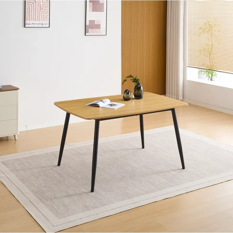 Mesa de Comedor Hudson industrial color roble de 140x90 cm con patas metálicas negras.